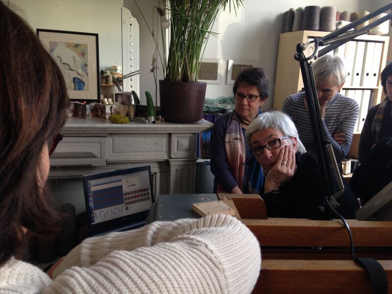 Bestand:Martine Gyselbrecht in haar atelier 2.jpg