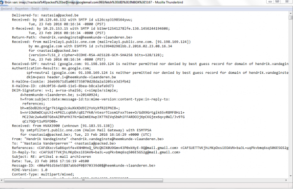 In deze afbeelding zie je de verborgen headermetadata van een e-mail.